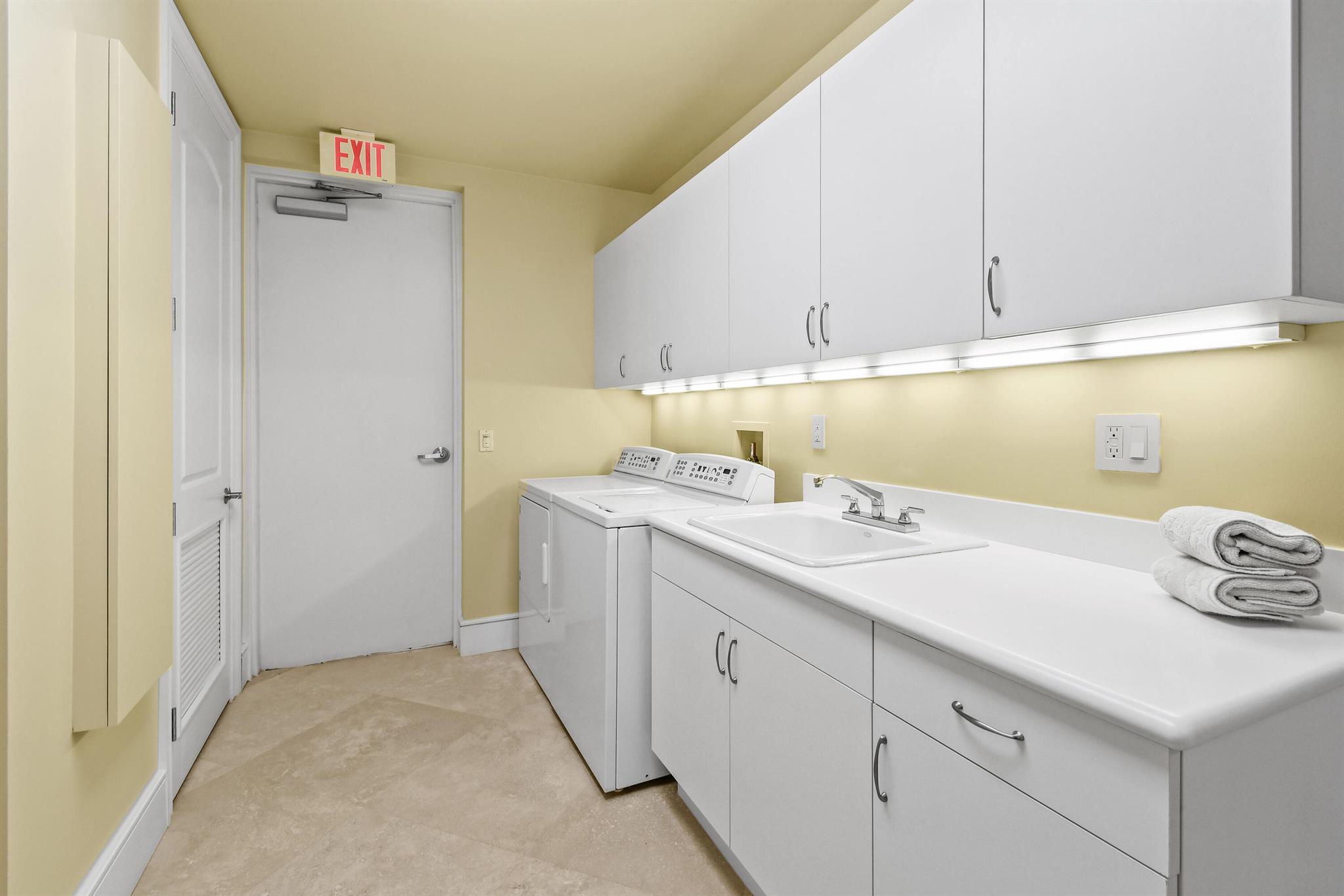 BEACH FRONT AT SINGER ISL - Residential