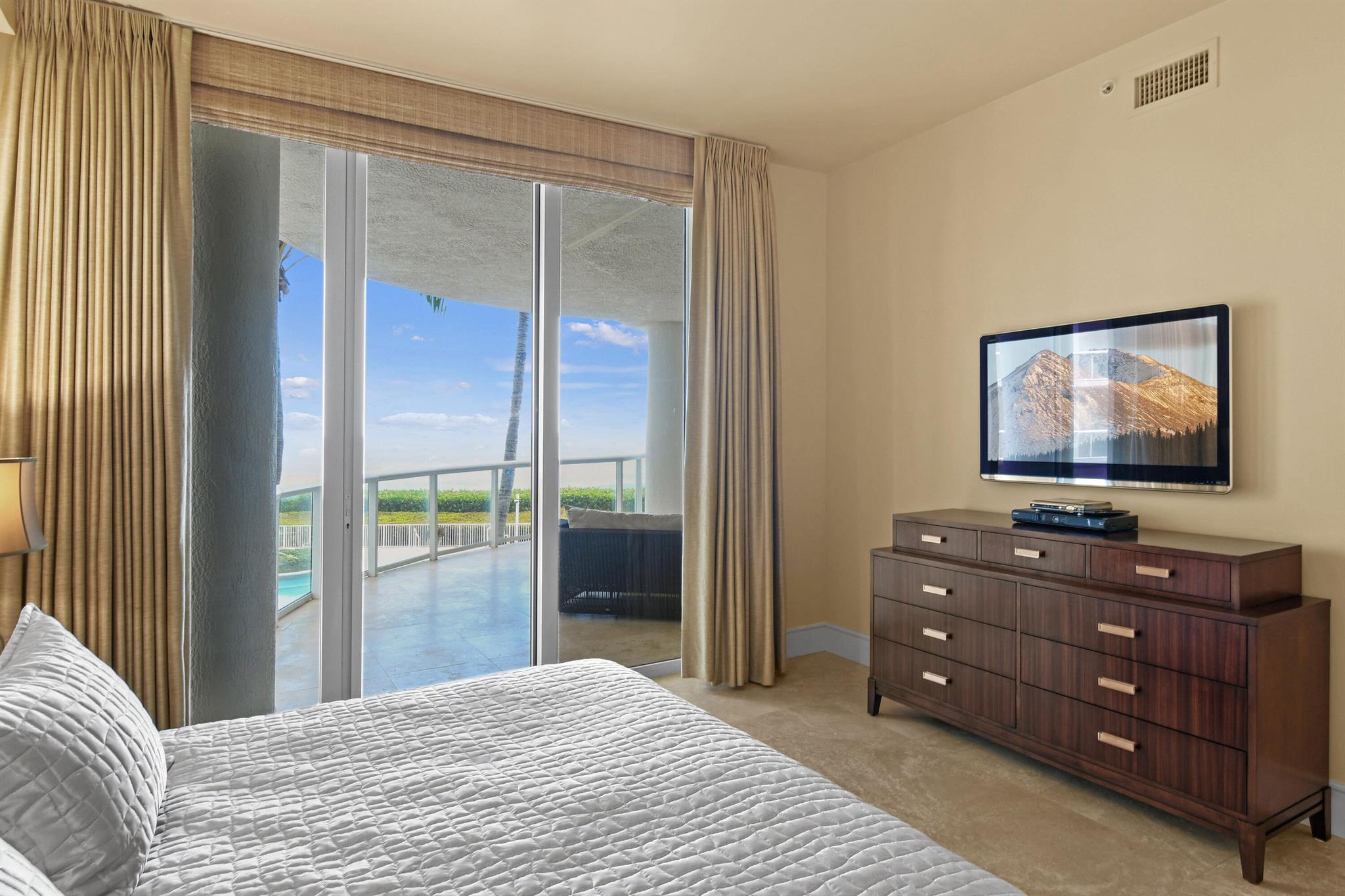 BEACH FRONT AT SINGER ISL - Residential