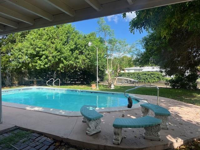 1500 W River Dr