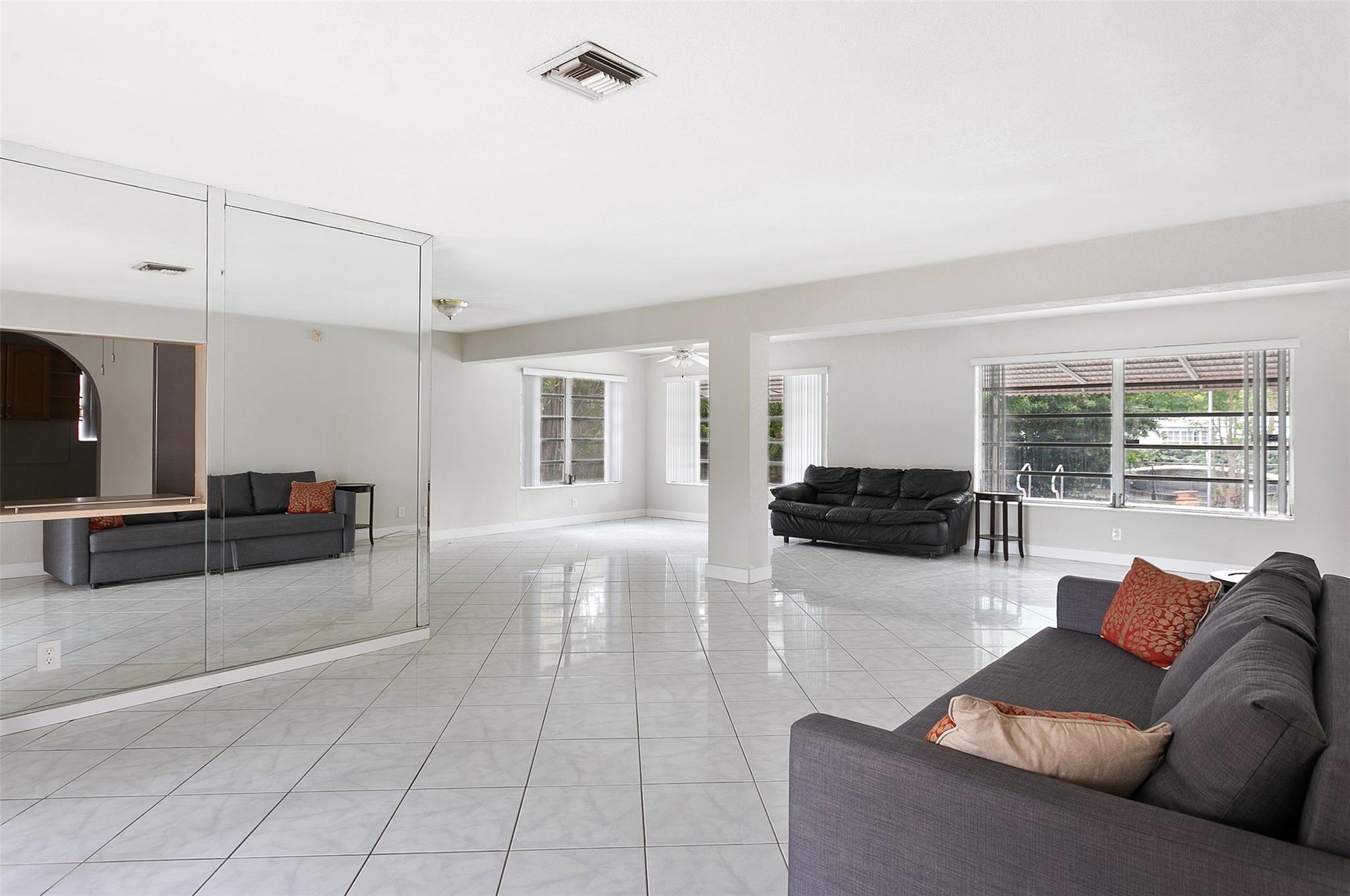 1500 W River Dr
