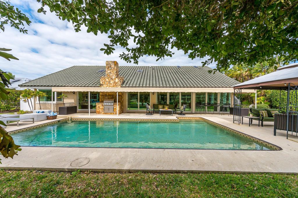 Photo of 126 Anchorage Drive S, North Palm Beach, FL 33408 (MLS # R10965268)