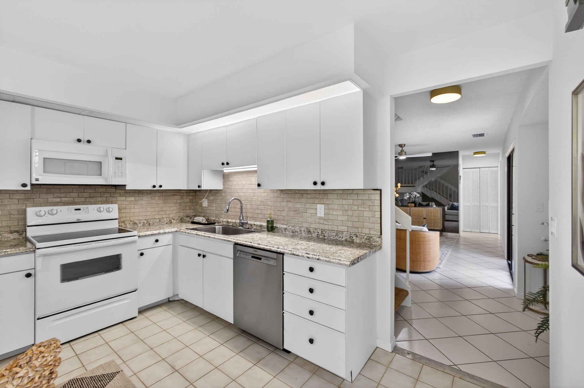 PRESTWICK CHASE - Residential