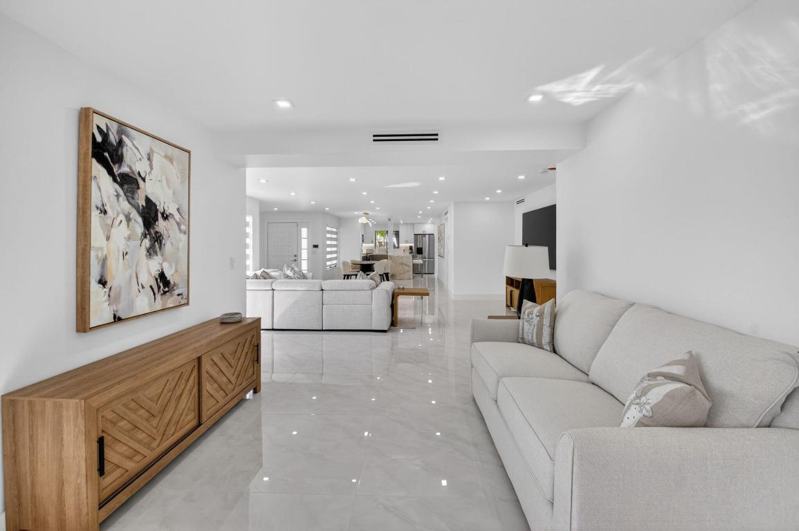 GLENEAGLES CONDO V - Residential Lease