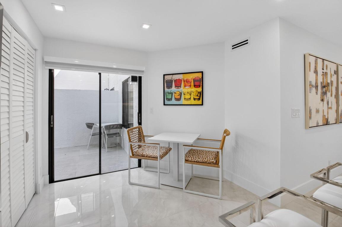 GLENEAGLES CONDO V - Residential Lease