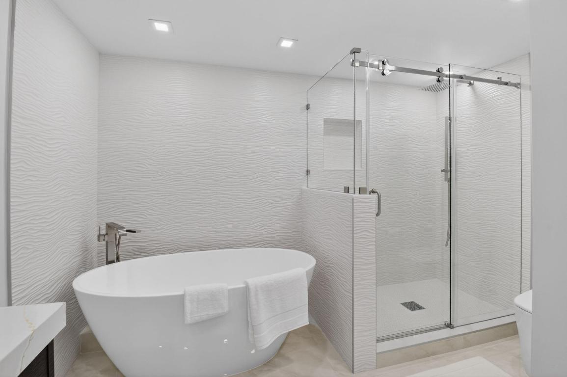 GLENEAGLES CONDO V - Residential Lease