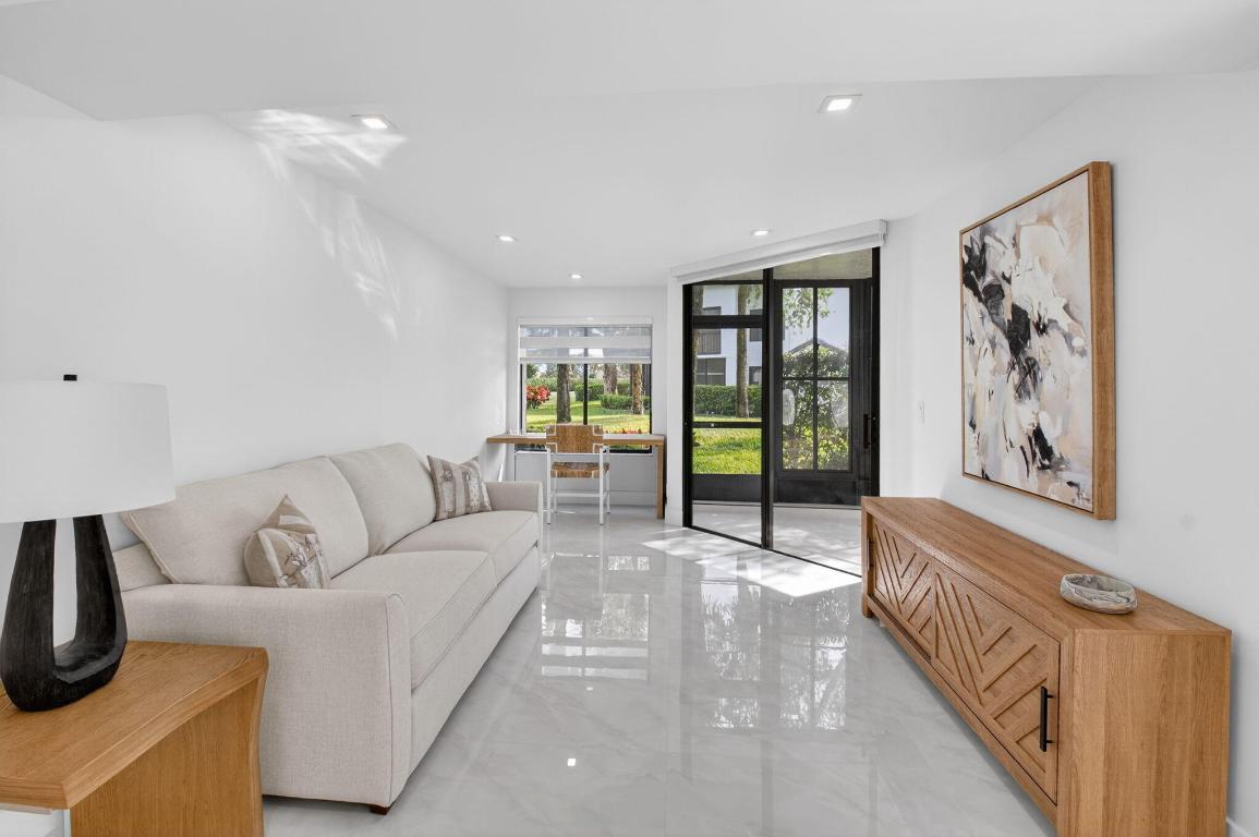 GLENEAGLES CONDO V - Residential Lease