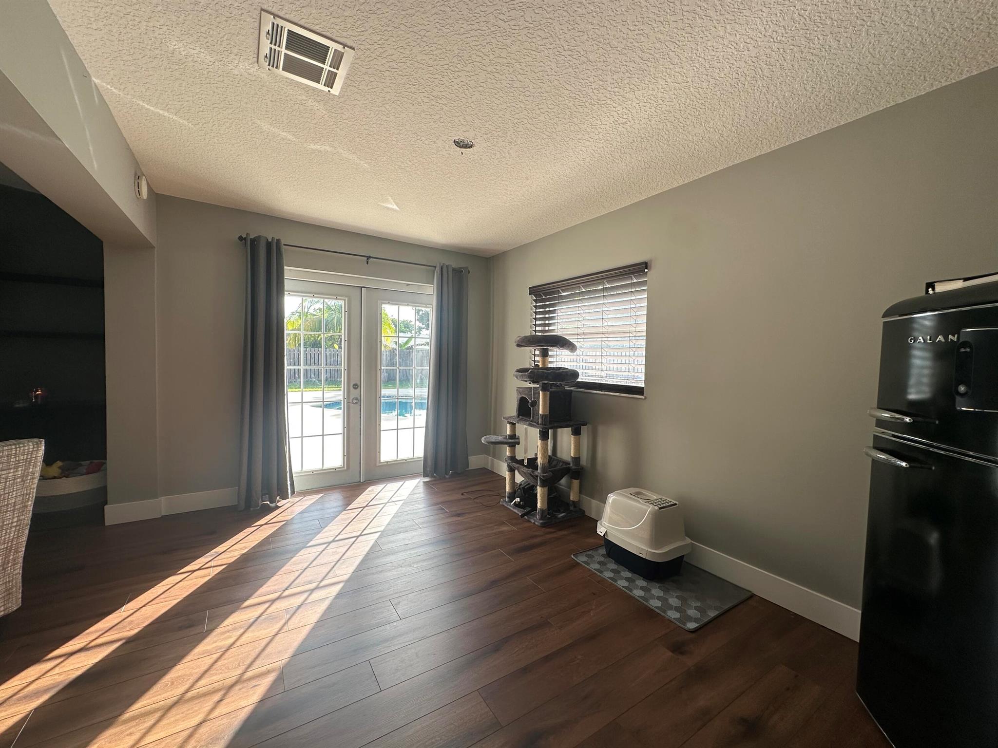 BOCA TRAILS - Residential