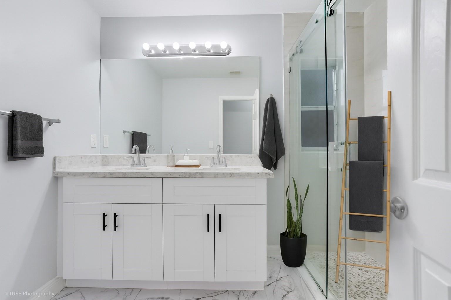 OAKLAND HILLS 4TH SEC - Residential Lease