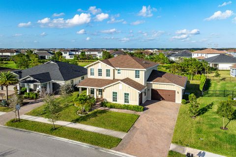 916 Hookline Circle Loxahatchee FL 33470