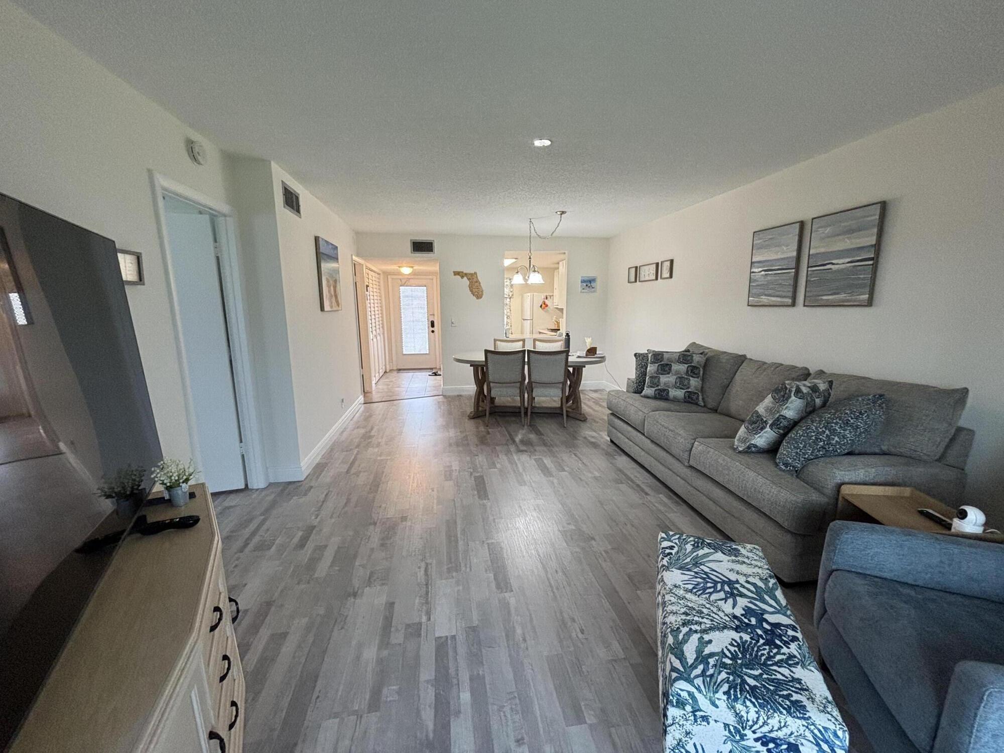 VILLAGES OF ORIOLE ABBEY CONDO - Residential