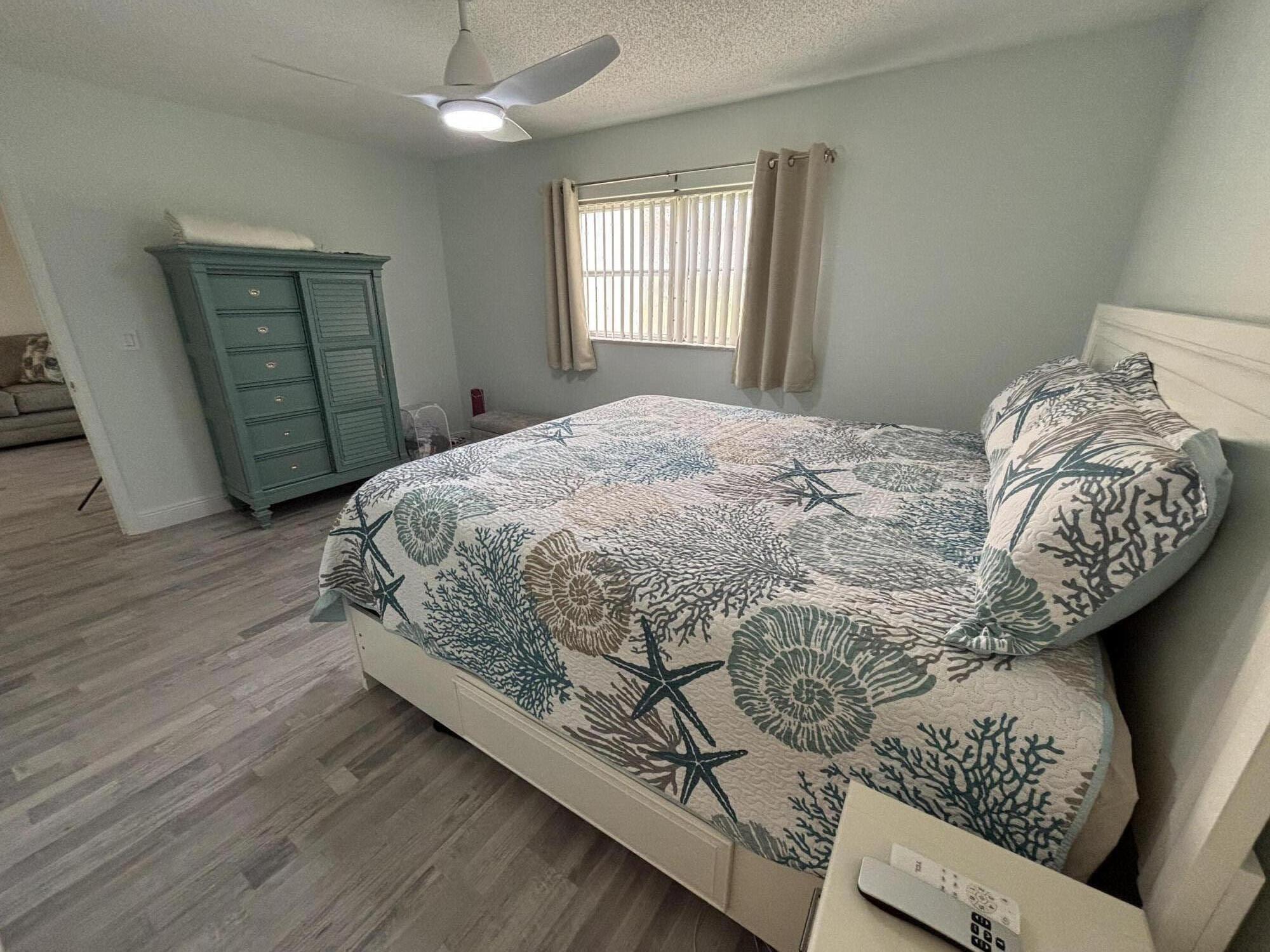 VILLAGES OF ORIOLE ABBEY CONDO - Residential