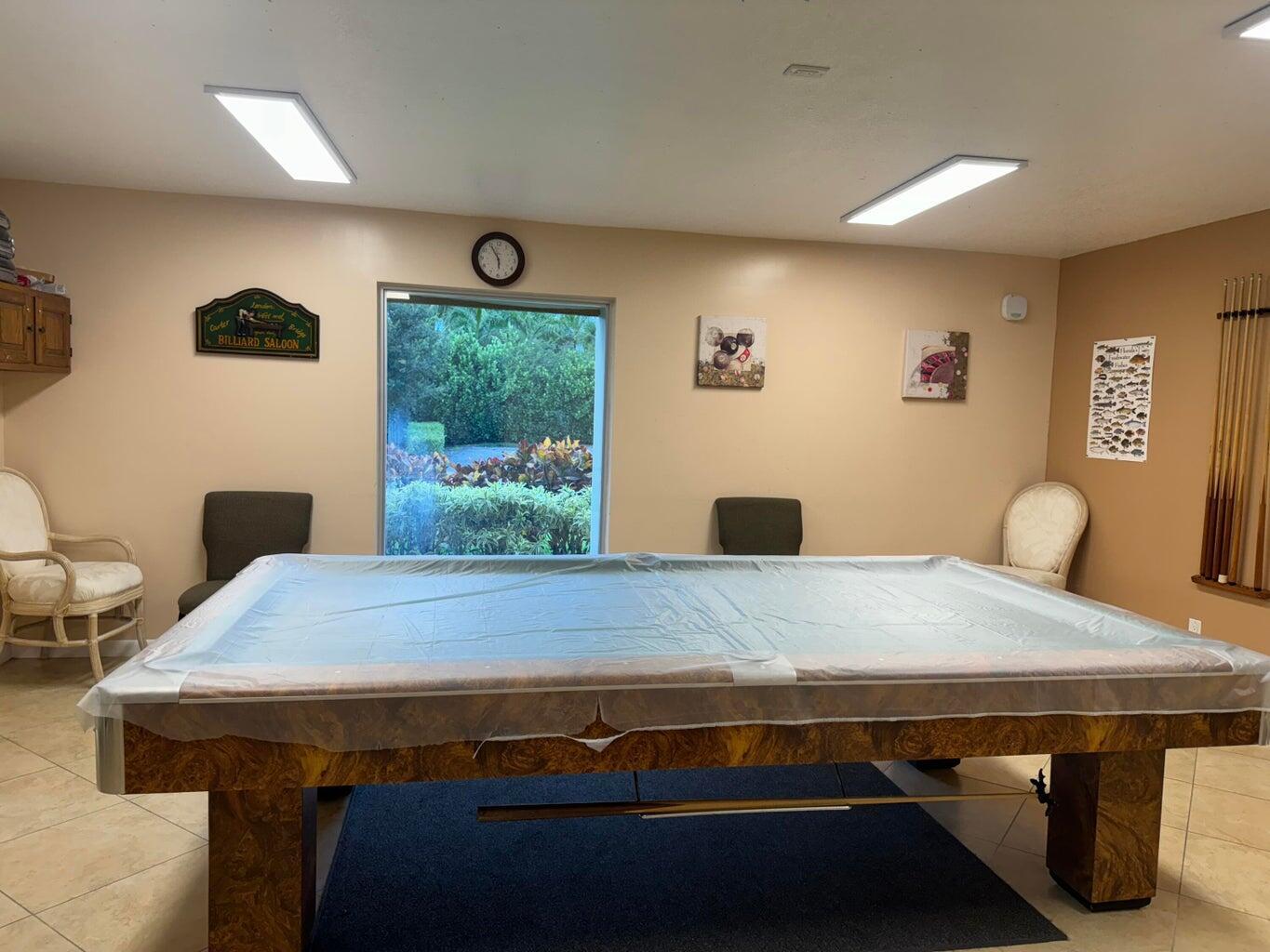 VILLAGES OF ORIOLE ABBEY CONDO - Residential