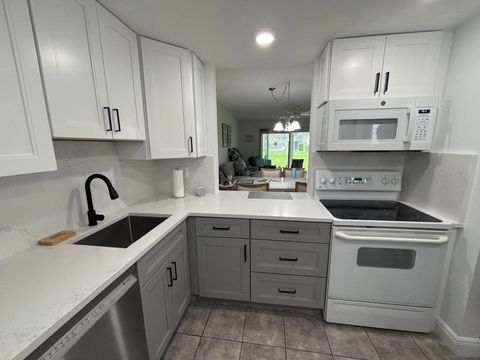 33 Abbey Lane 106 Delray Beach FL 33446