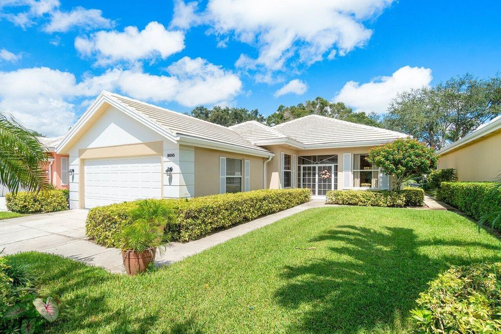 Photo of 8695 Wakefield Drive, Palm Beach Gardens, FL 33410 (MLS # R10983283)