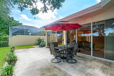 Single Family Residence in Palm Beach Gardens FL 8695 Wakefield Drive 20.jpg