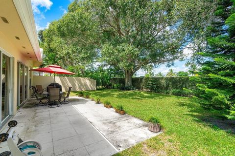 Single Family Residence in Palm Beach Gardens FL 8695 Wakefield Drive 22.jpg