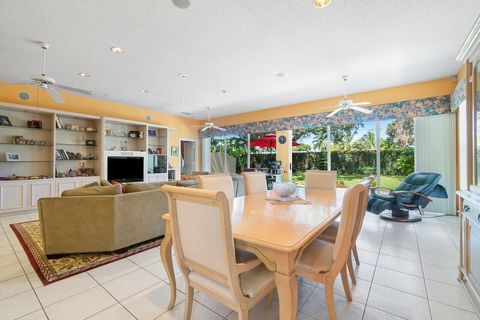 Single Family Residence in Palm Beach Gardens FL 8695 Wakefield Drive 6.jpg