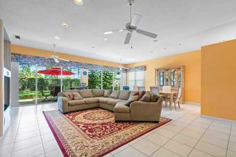 Single Family Residence in Palm Beach Gardens FL 8695 Wakefield Drive 4.jpg