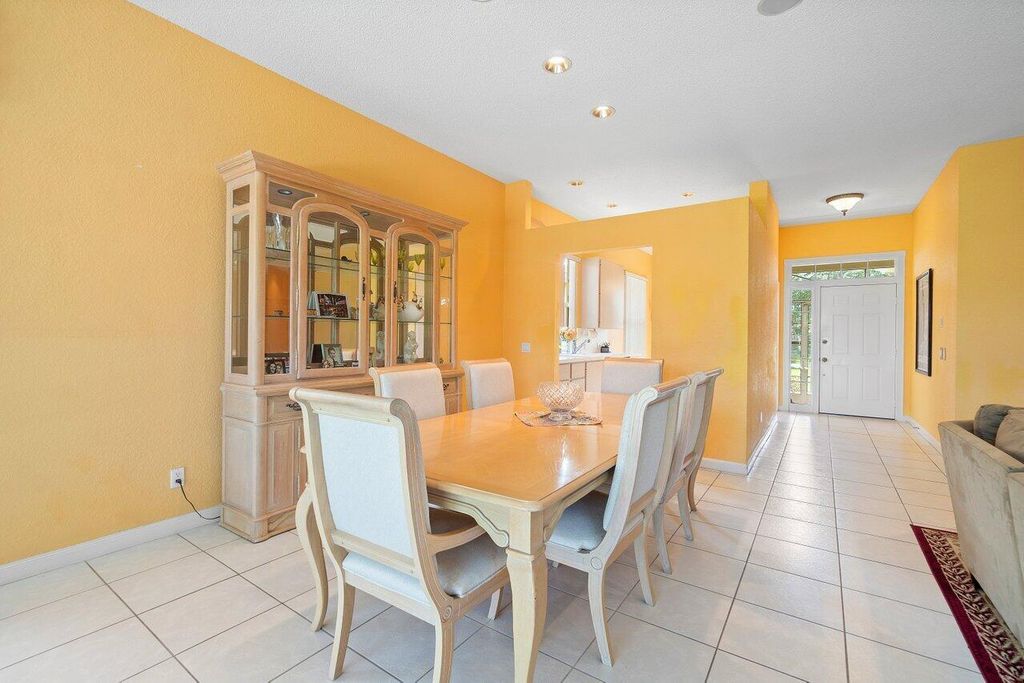 Photo of 8695 Wakefield Drive, Palm Beach Gardens, FL 33410 (MLS # R10983283)