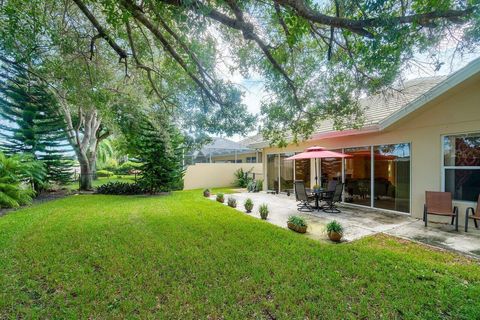 Single Family Residence in Palm Beach Gardens FL 8695 Wakefield Drive 21.jpg