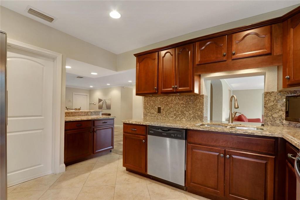 LIGHTHOUSE POINT ESTATES - Residential