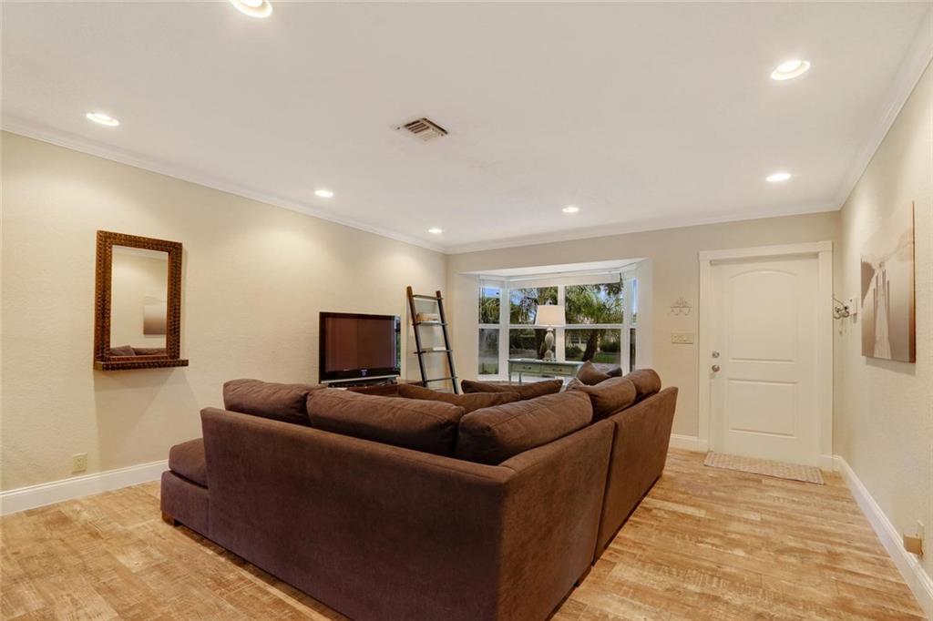 LIGHTHOUSE POINT ESTATES - Residential