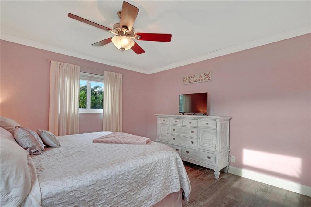 LIGHTHOUSE POINT ESTATES - Residential