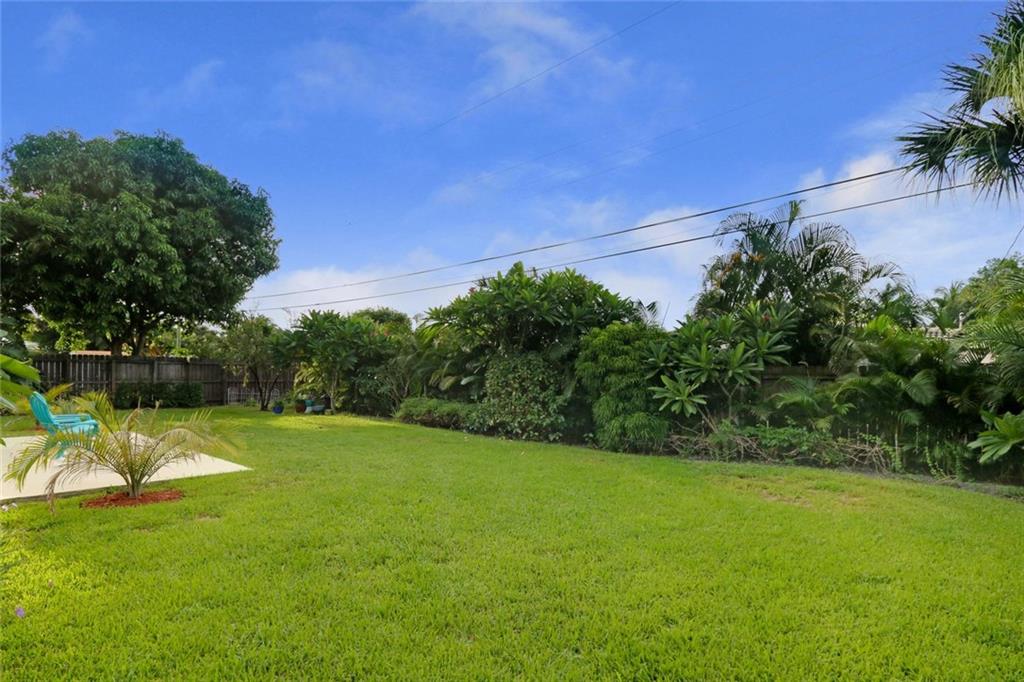 LIGHTHOUSE POINT ESTATES - Residential