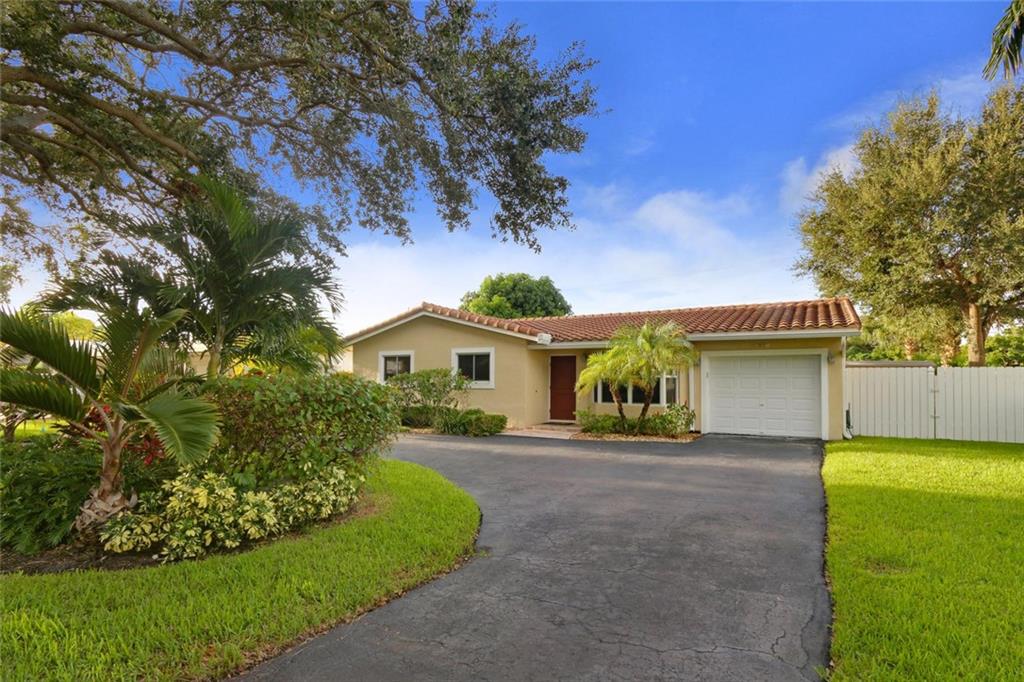 LIGHTHOUSE POINT ESTATES - Residential