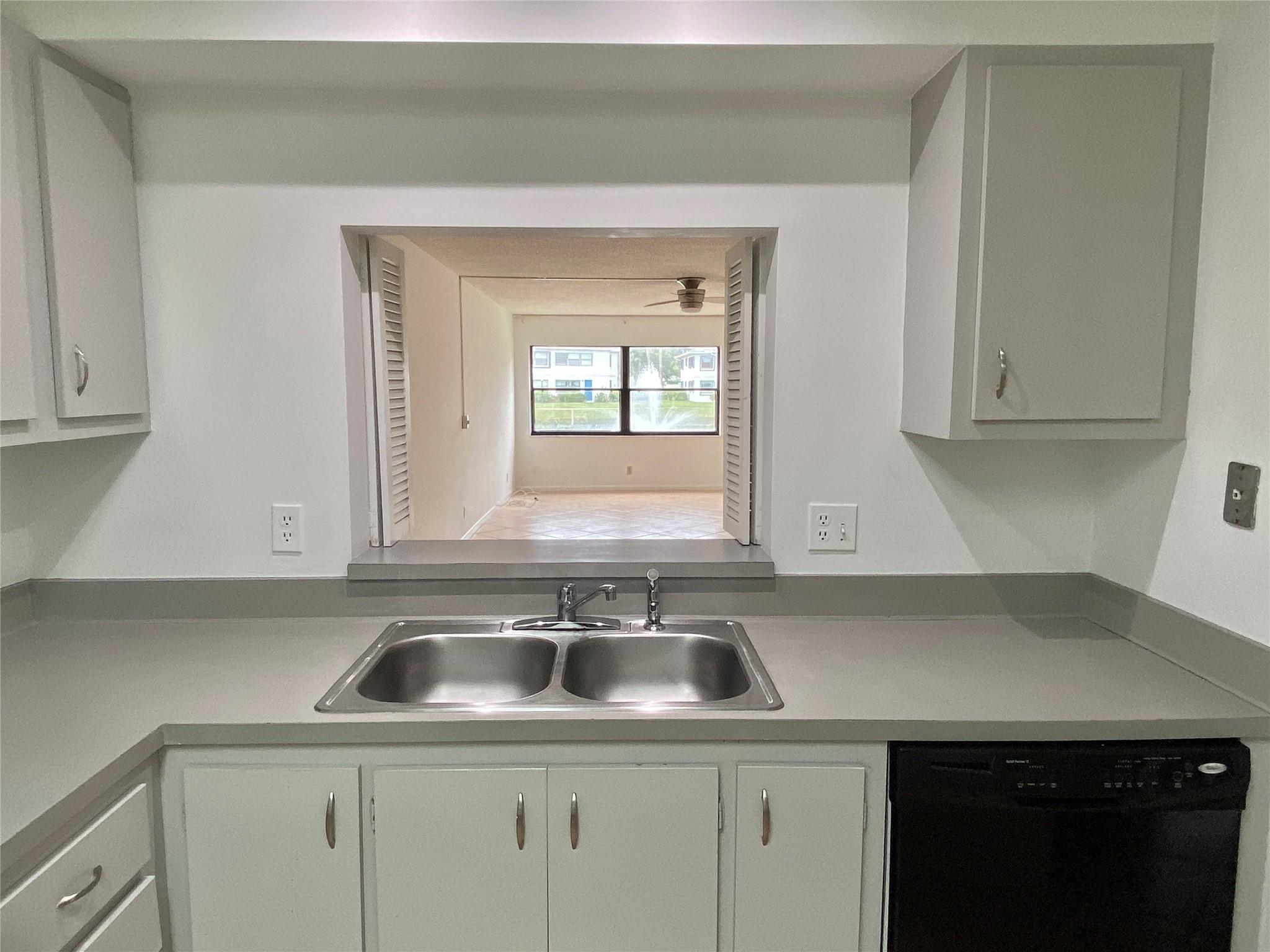 DELRAY OAKS CONDO - Residential Lease