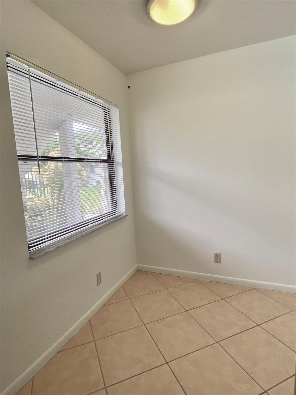 DELRAY OAKS CONDO - Residential Lease