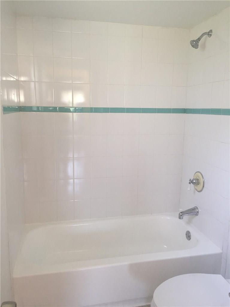 DELRAY OAKS CONDO - Residential Lease