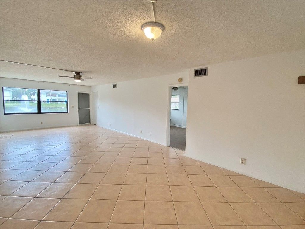 Photo of 3122 SW 20th Terrace #25b1, Delray Beach, FL 33445 (MLS # F10541043)