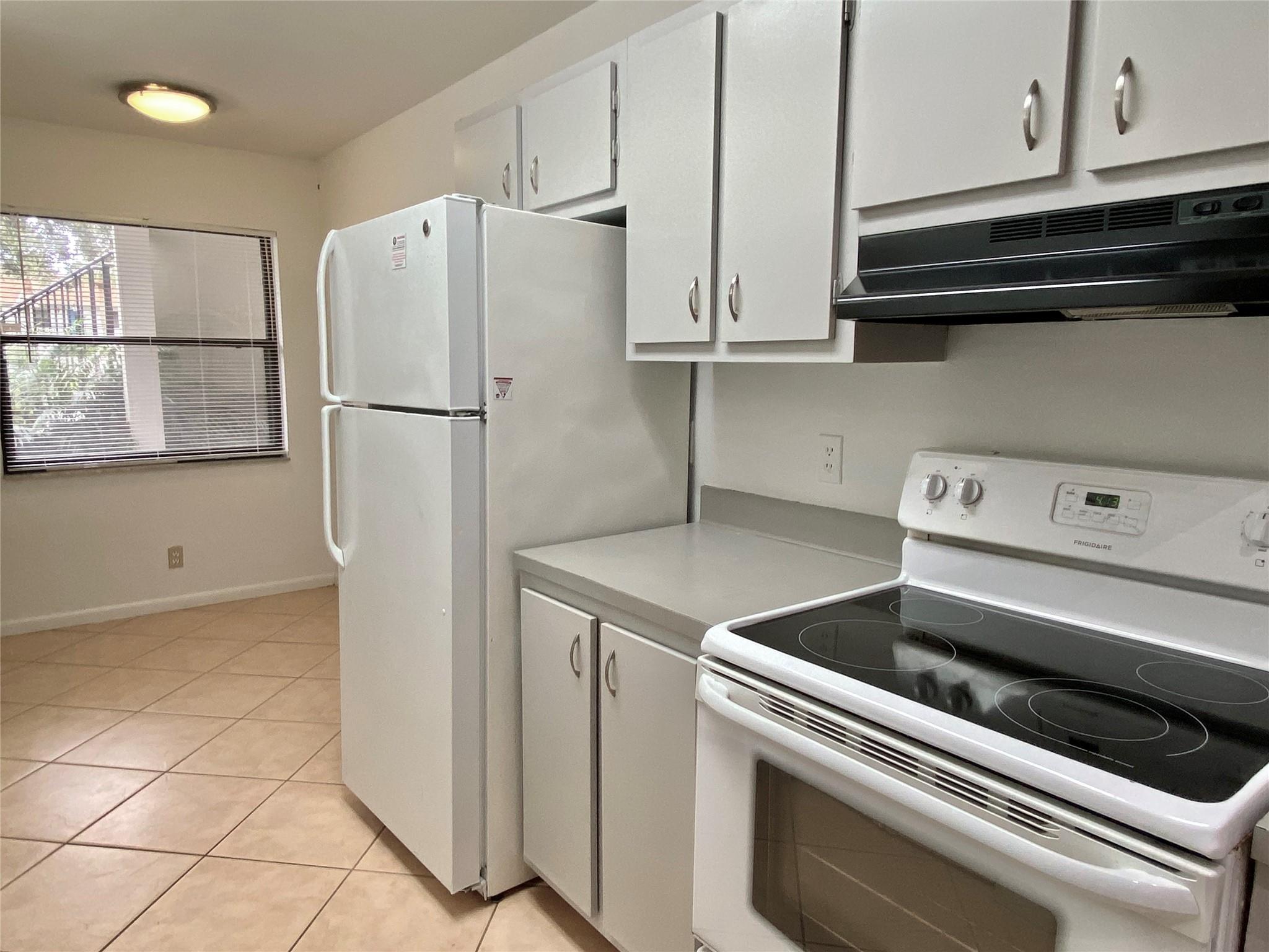 DELRAY OAKS CONDO - Residential Lease