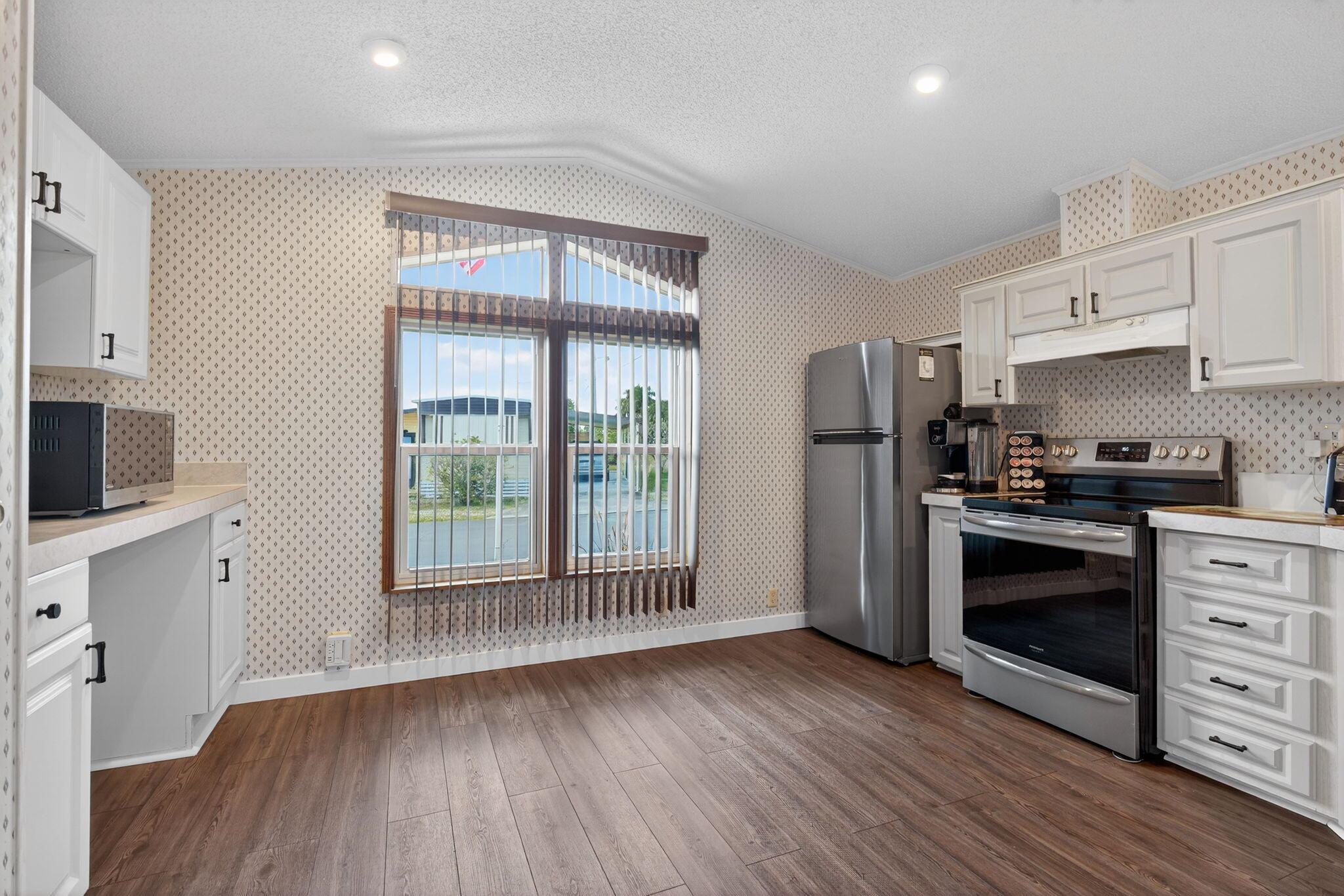 WOODBRIDGE MOBILE VILLAGE - Residential