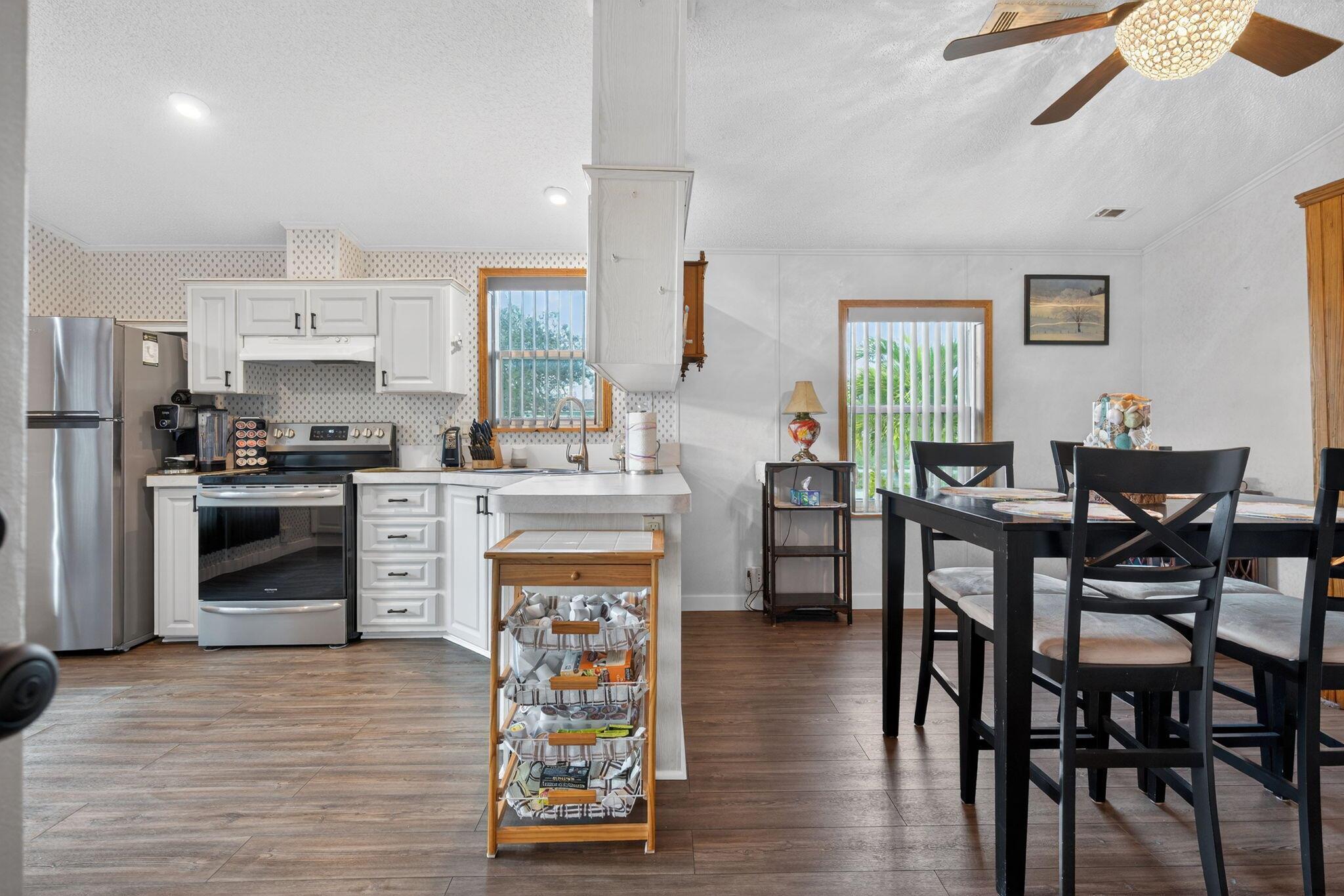 WOODBRIDGE MOBILE VILLAGE - Residential