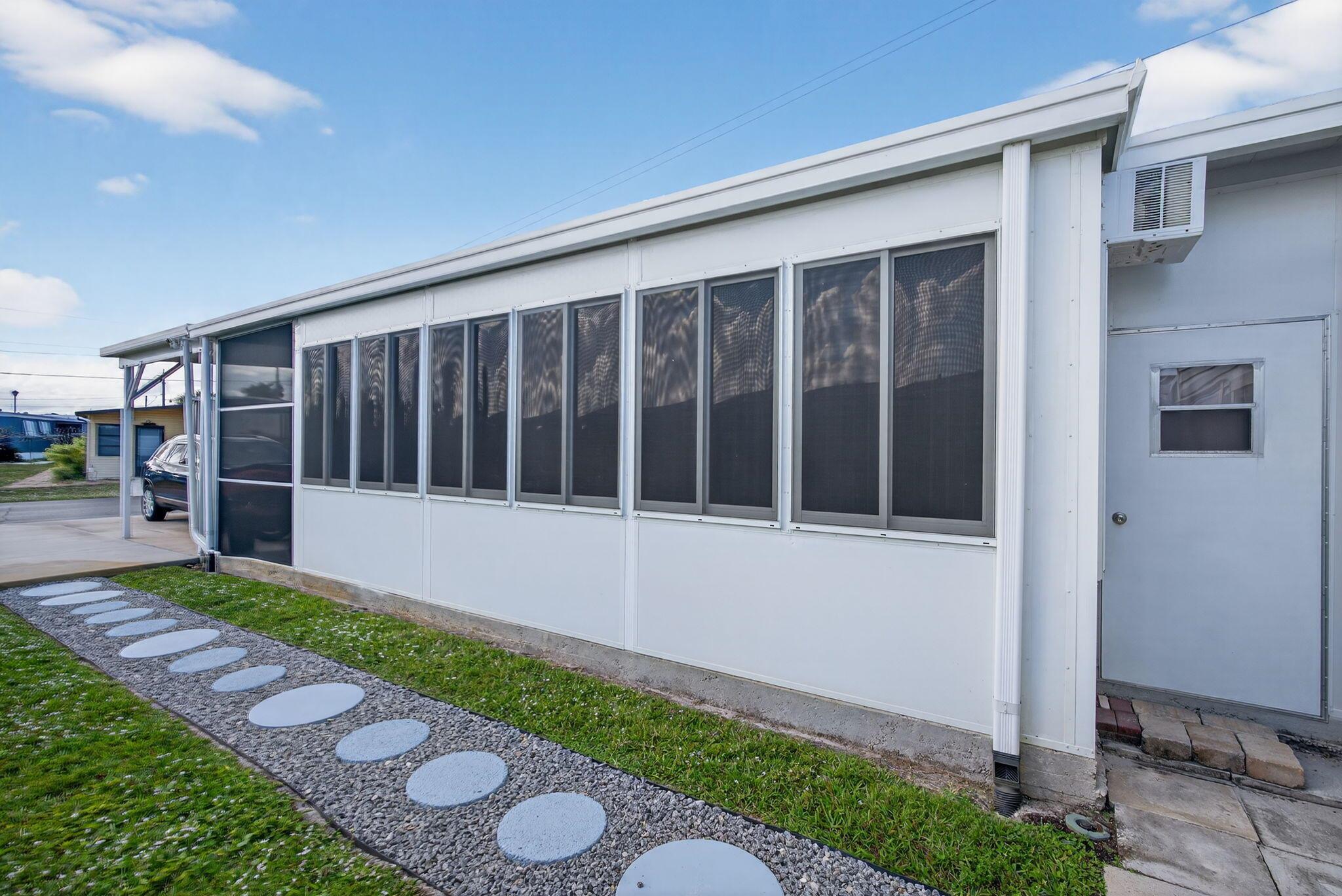 WOODBRIDGE MOBILE VILLAGE - Residential