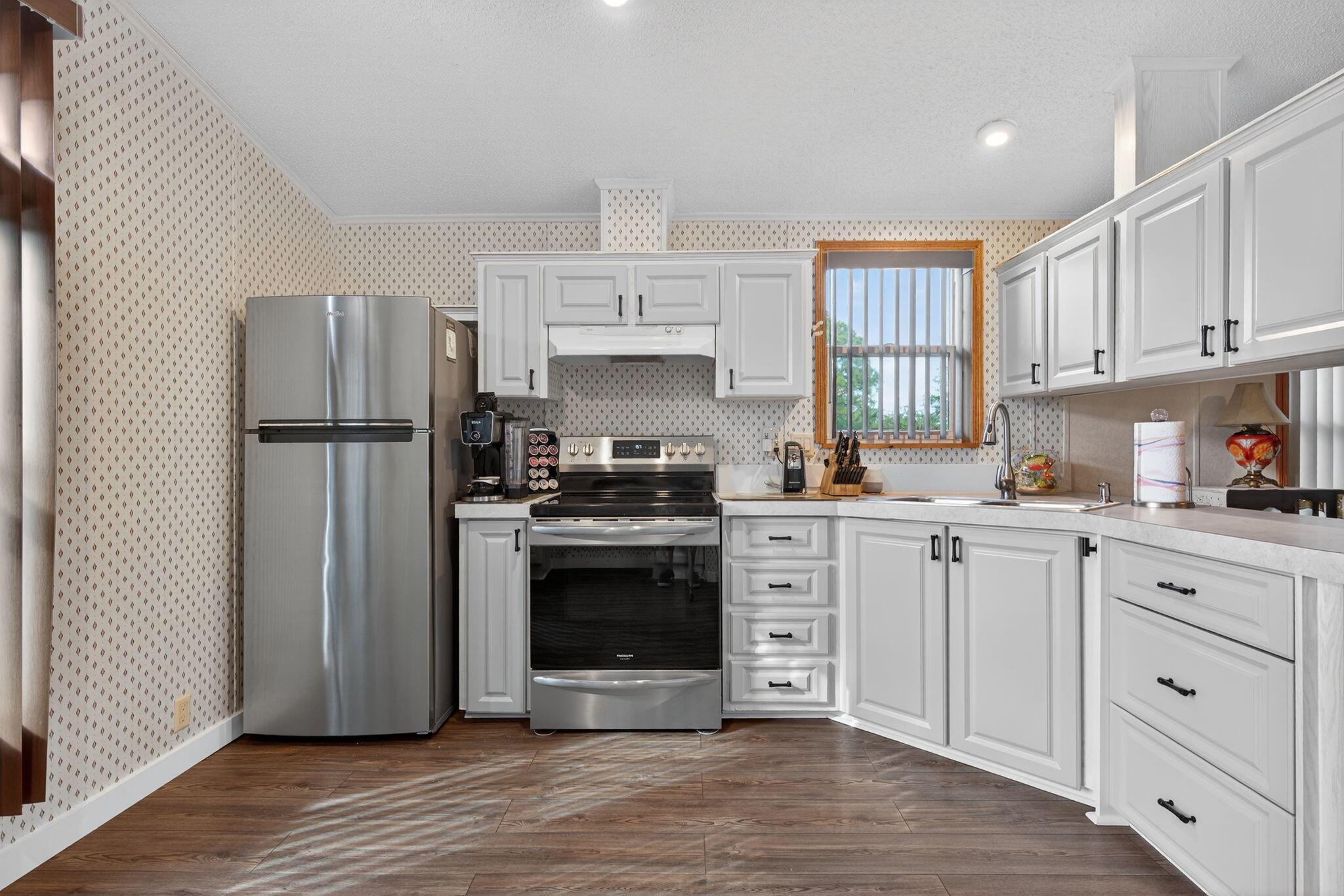 WOODBRIDGE MOBILE VILLAGE - Residential