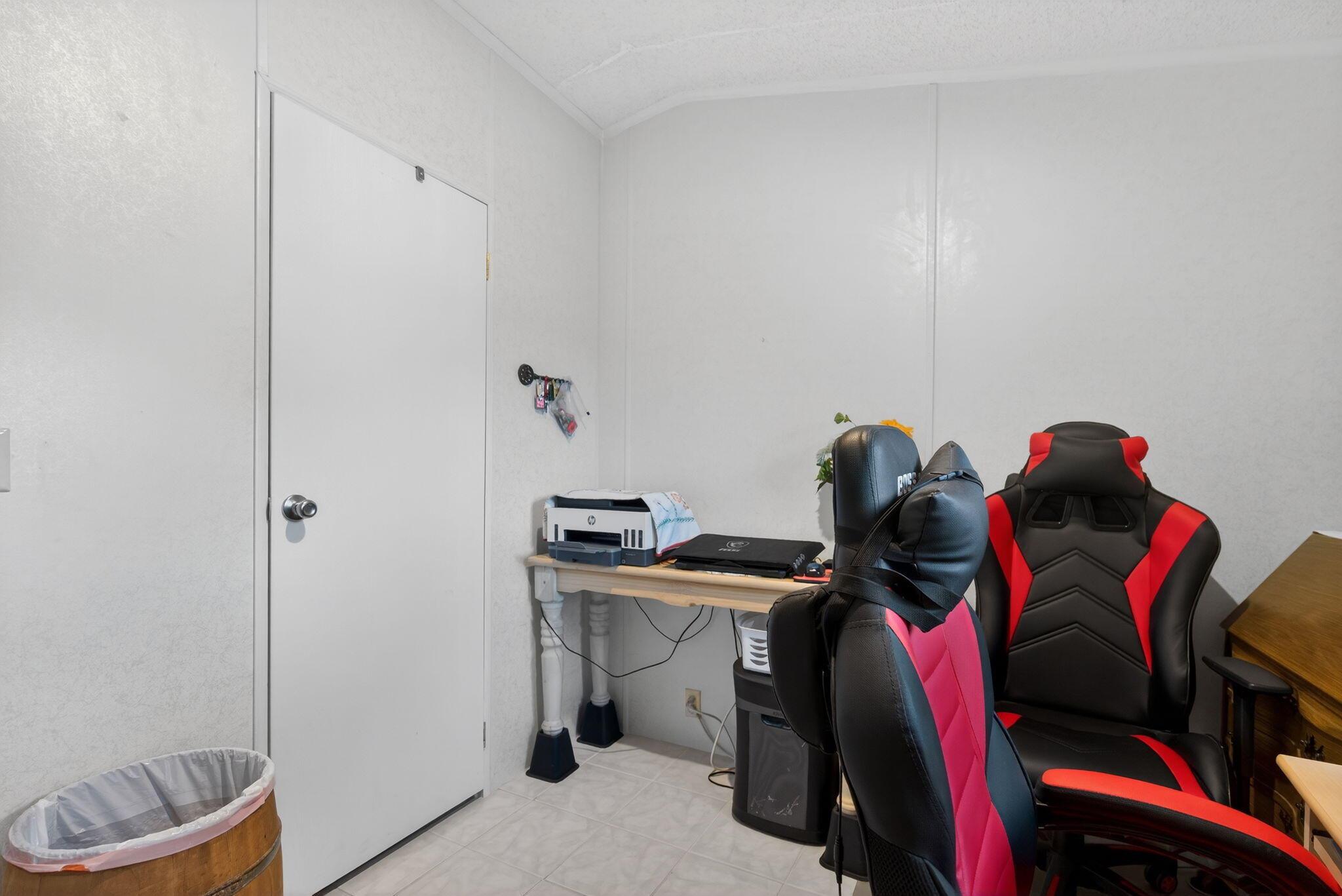 WOODBRIDGE MOBILE VILLAGE - Residential