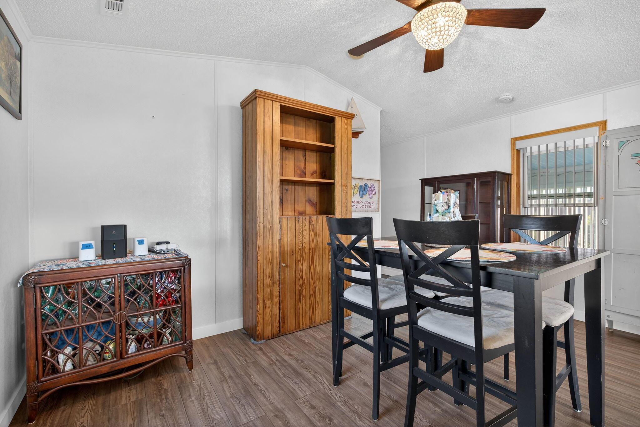 WOODBRIDGE MOBILE VILLAGE - Residential