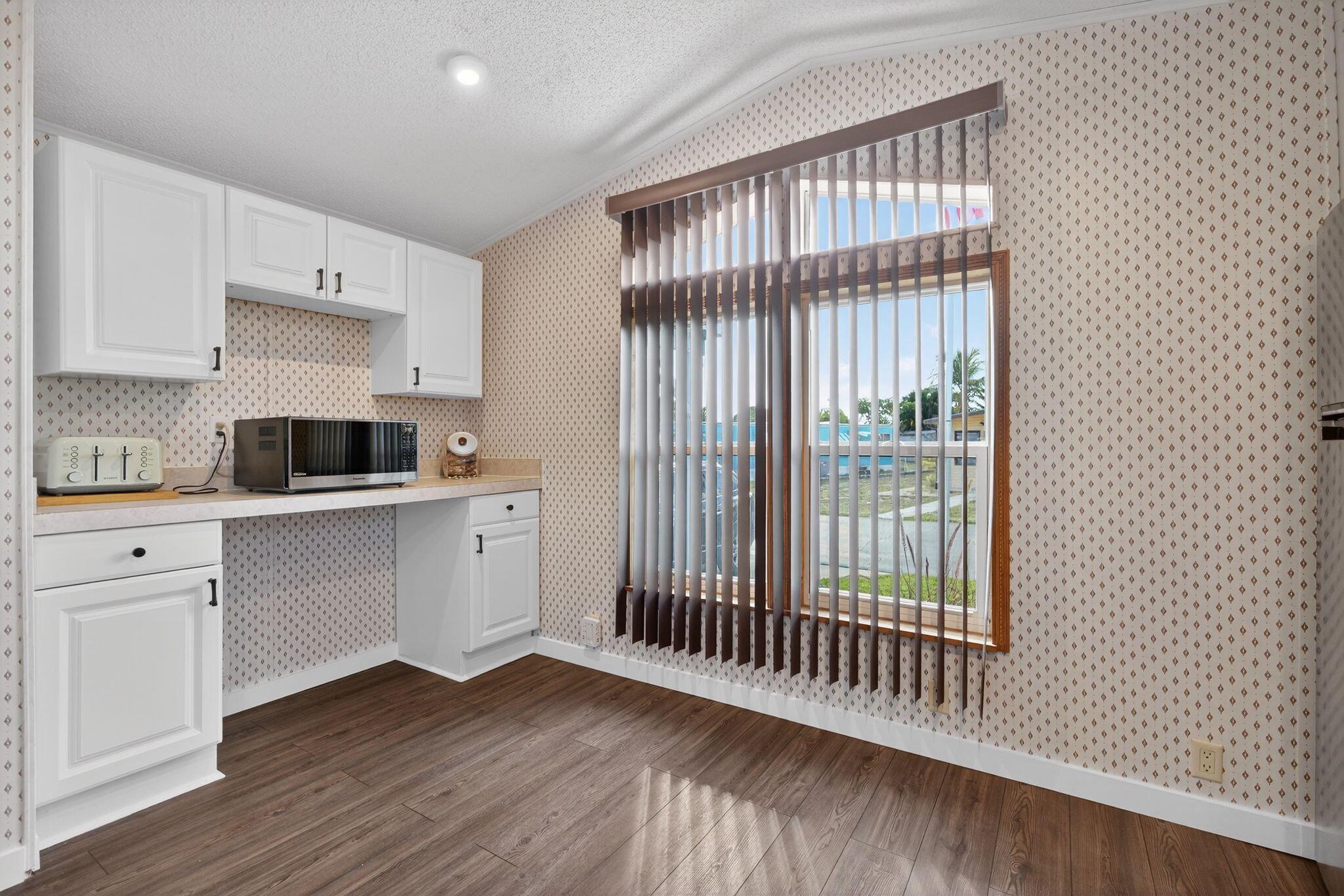 WOODBRIDGE MOBILE VILLAGE - Residential