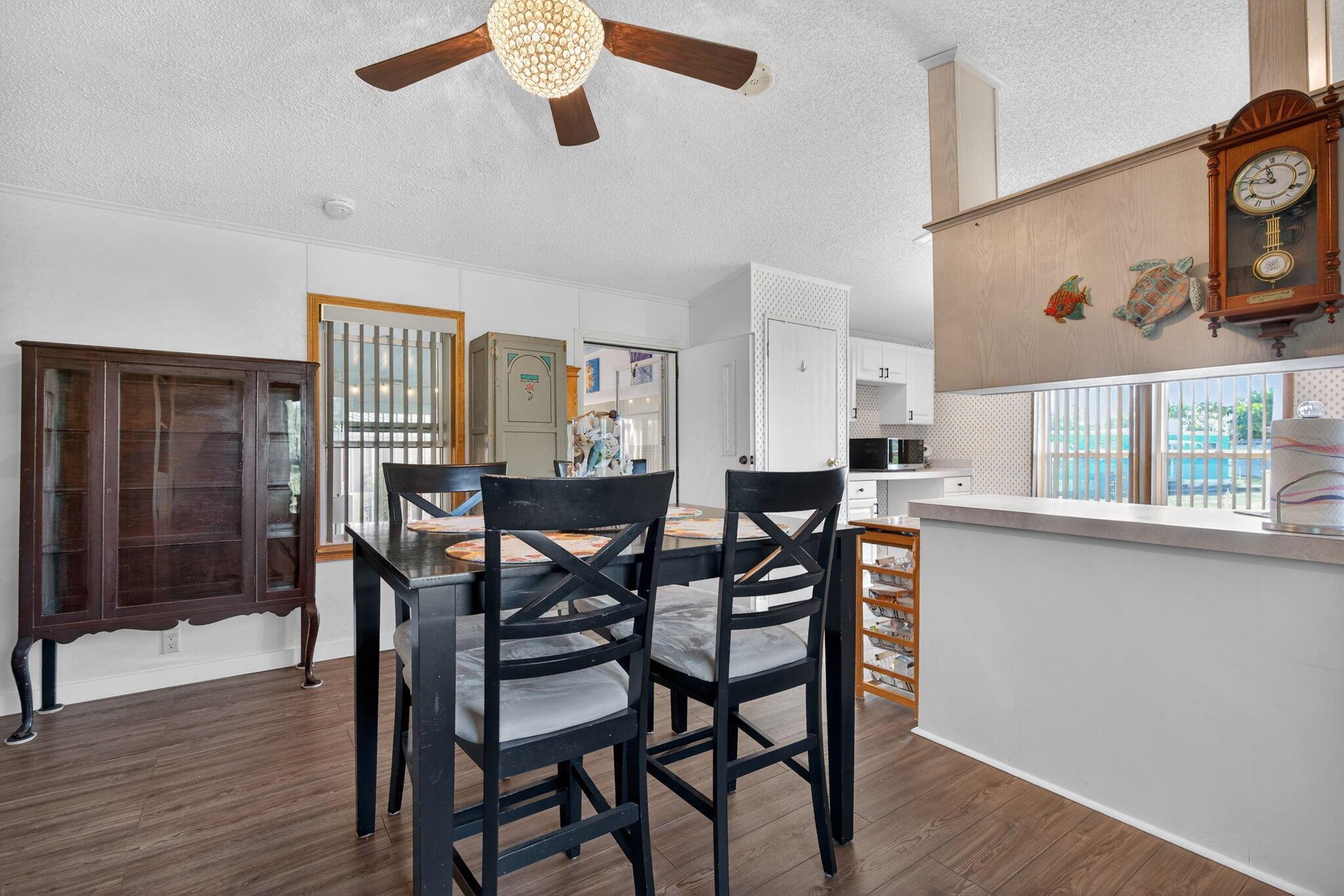 WOODBRIDGE MOBILE VILLAGE - Residential