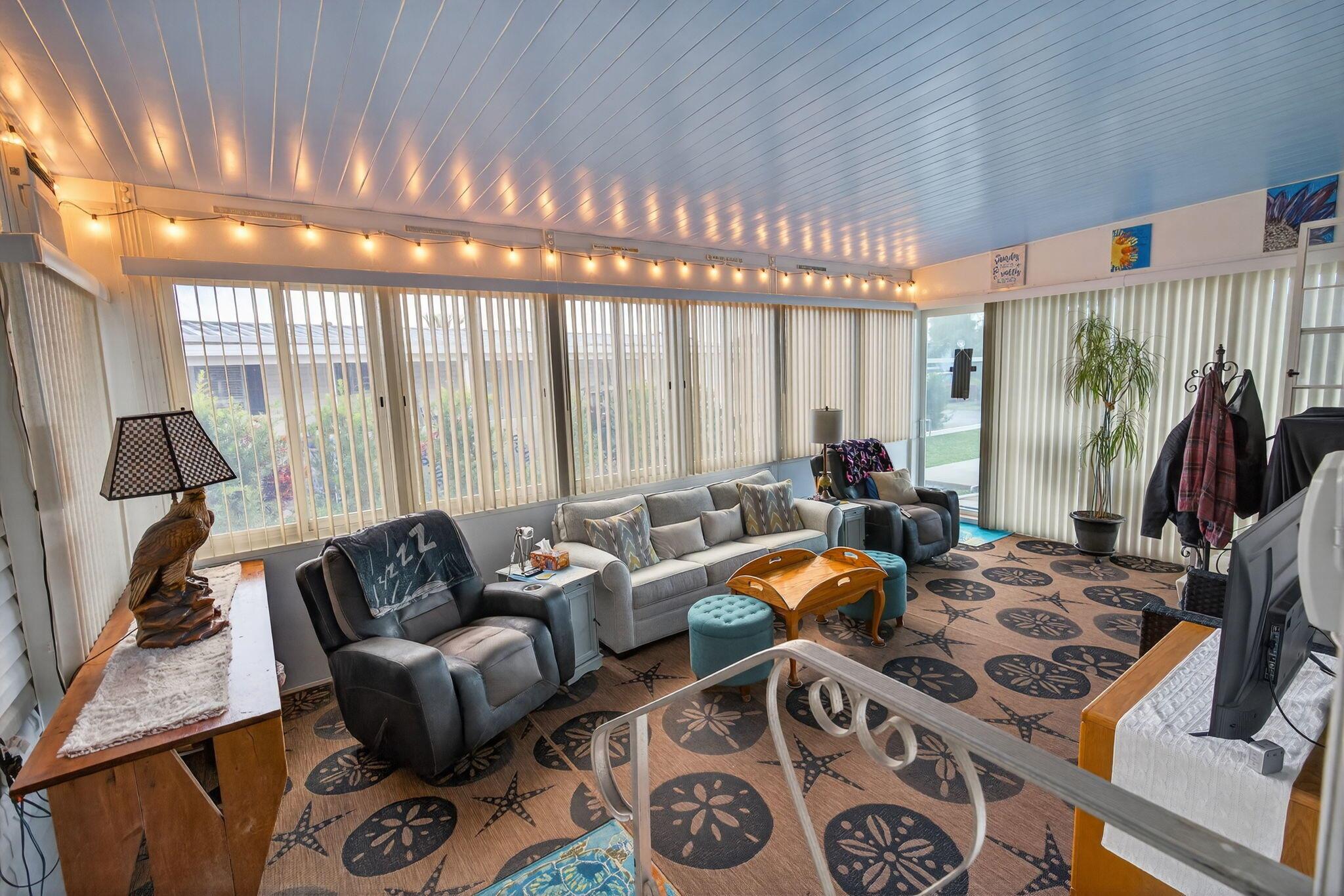 WOODBRIDGE MOBILE VILLAGE - Residential