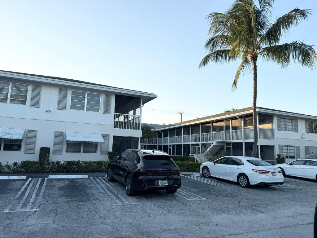 Photo of 520 NE 7th Avenue #2F, Delray Beach, FL 33483 (MLS # F10537530)