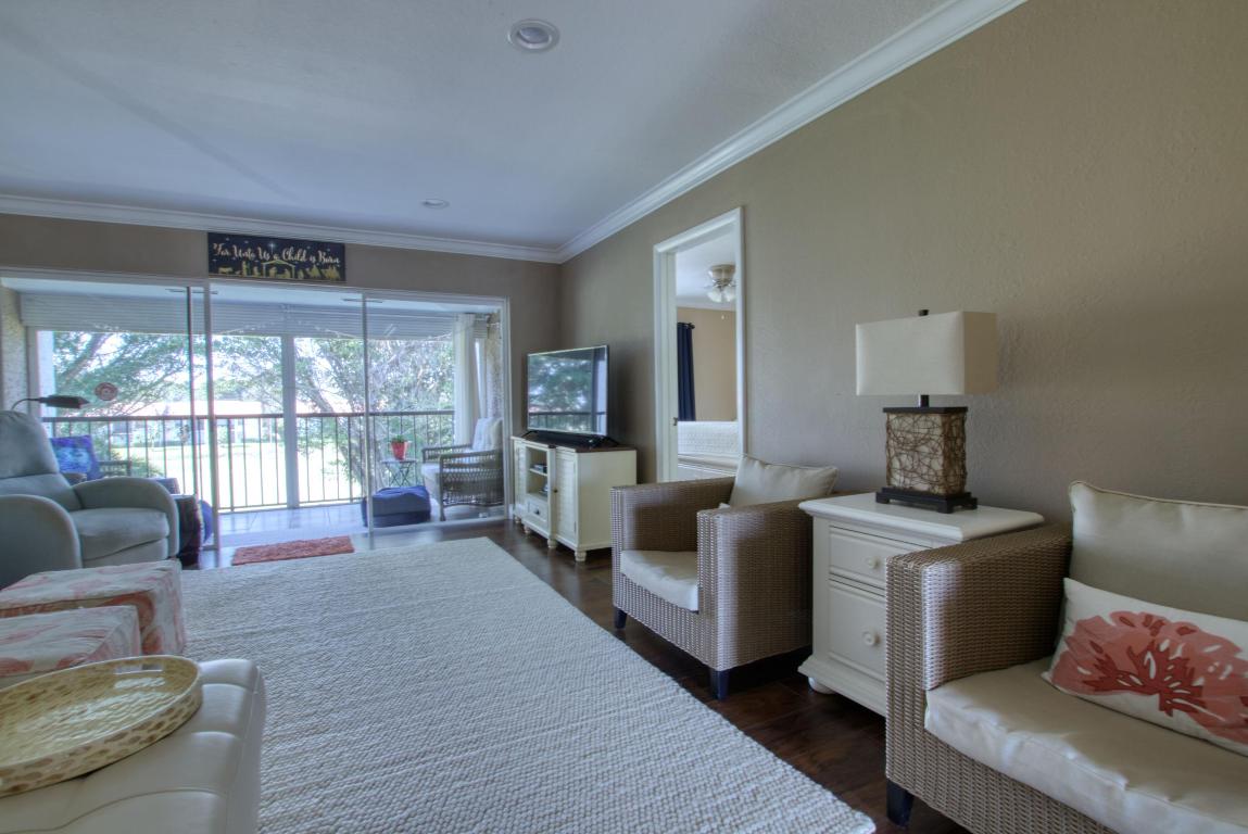 FOUNTAINS OF PALM BEACH CONDO 3 - Residential