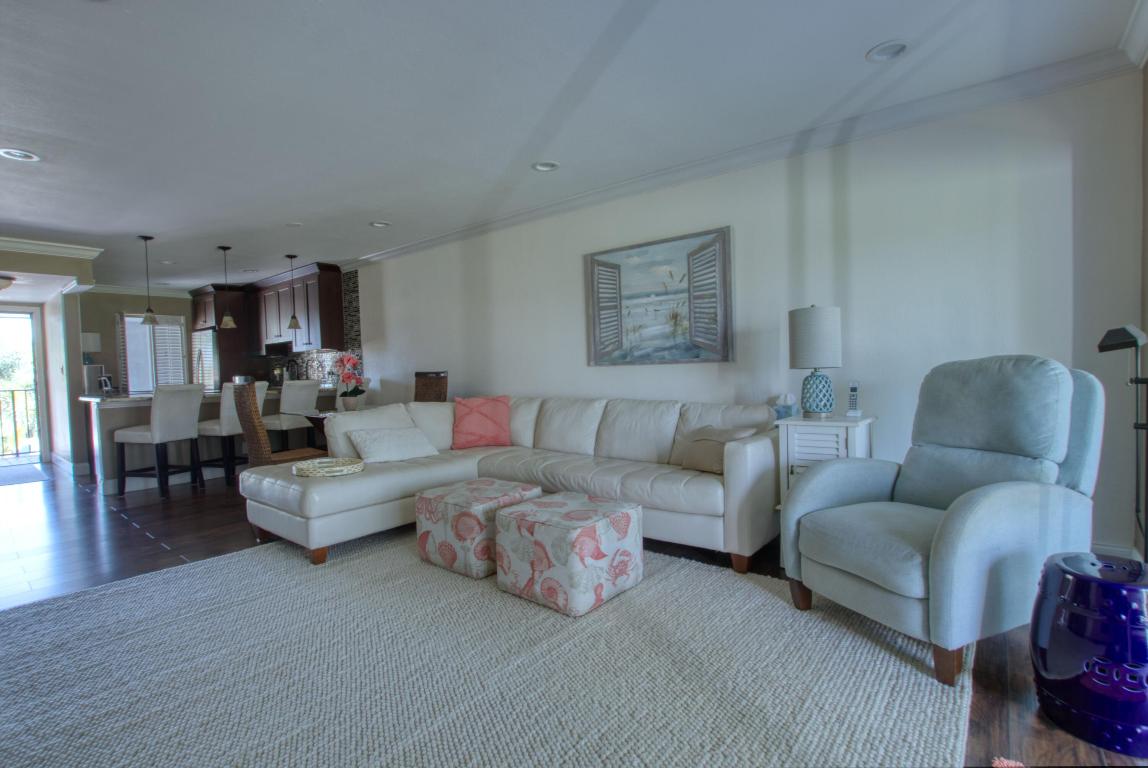 FOUNTAINS OF PALM BEACH CONDO 3 - Residential