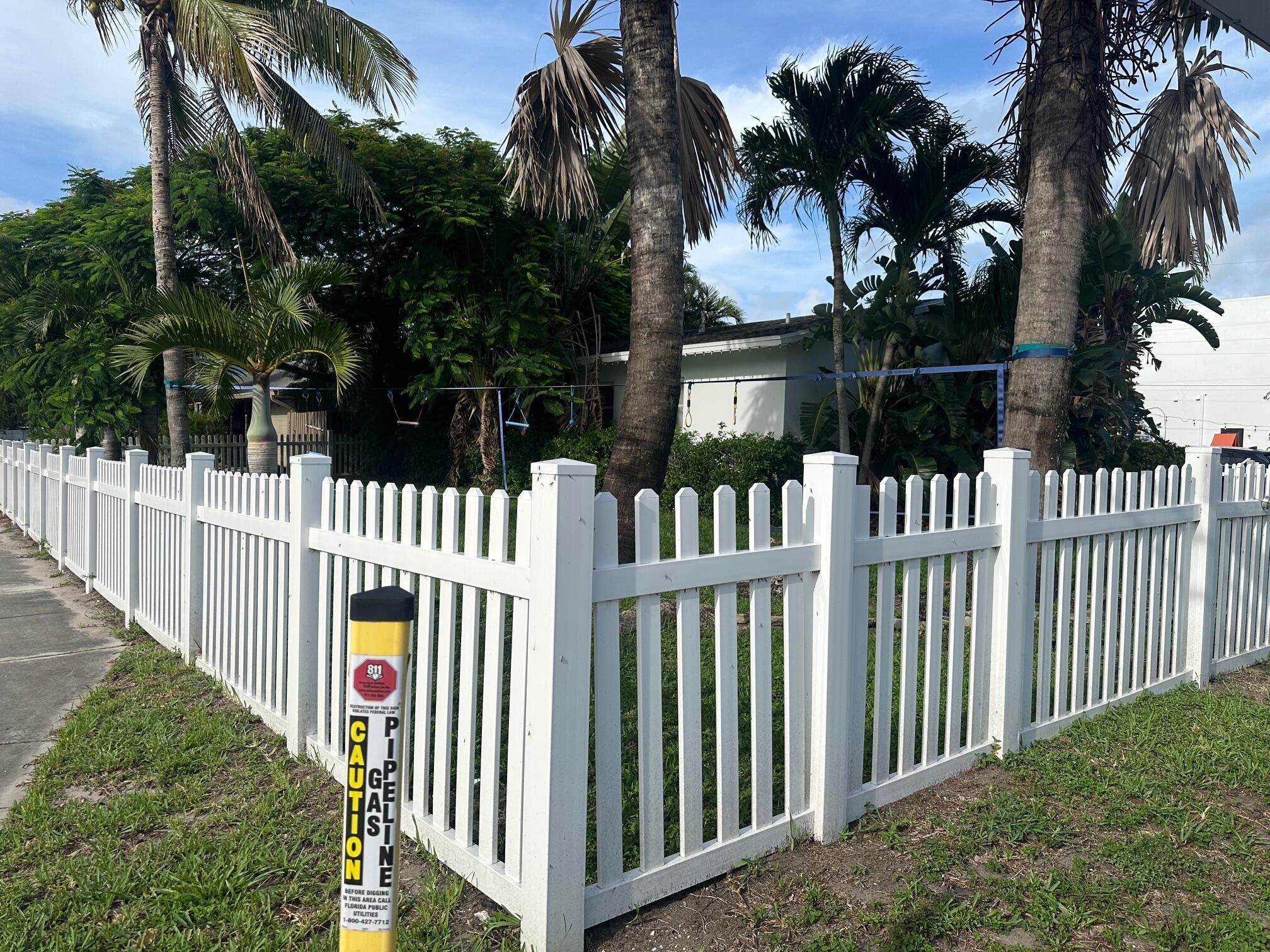 200 NW 9th Street, Boca Raton, FL, 33432/$850,000 3 200 NW 9th Street