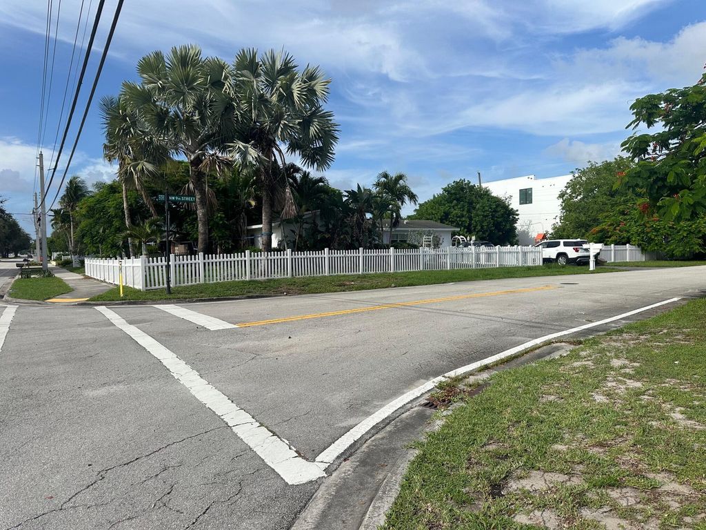 Photo of 200 NW 9th Street, Boca Raton, FL 33432 (MLS # R11108702)