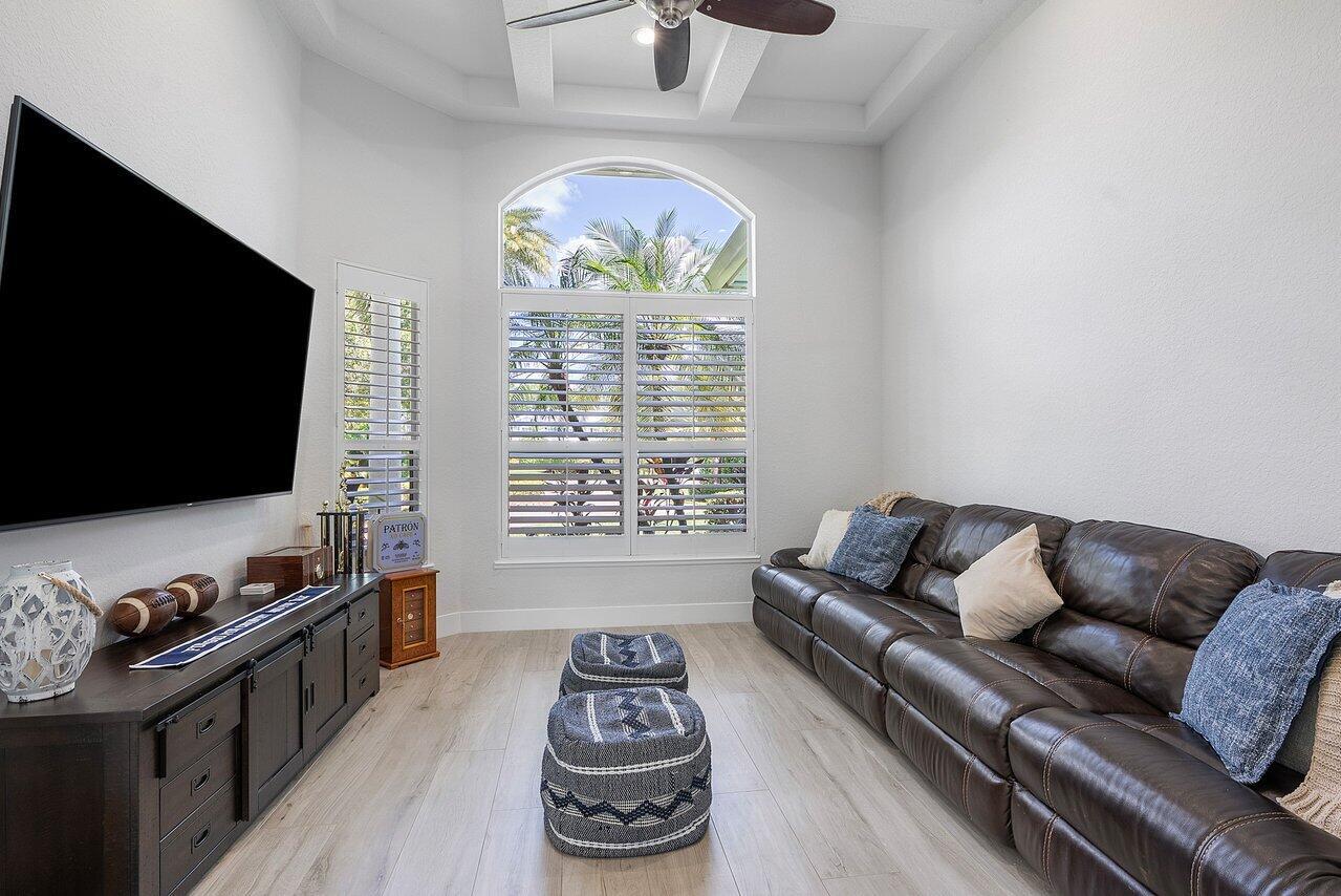 PADDOCK PARK 1 OF WELLING - Residential