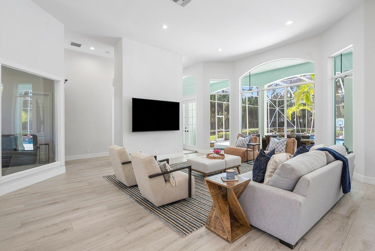 PADDOCK PARK 1 OF WELLING - Residential